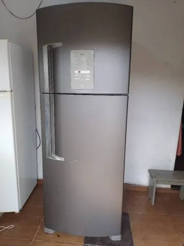 Vende-se geladeira Brastemp dúplex Frost Free em aço inox 441 litros