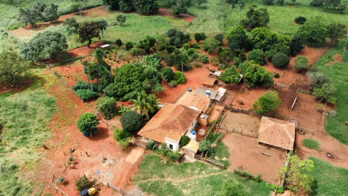 Linda Fazenda 64Hec, Zona Rural Biquinhas, Apenas 35Km Centro de Morada Nova de Minas