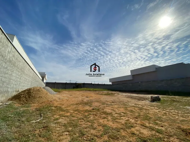 Terreno c/ área de 774,00m² no Condomínio Colonial Village II em Pindamonhangaba