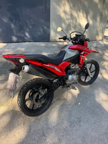 Bros 160 vermelha
