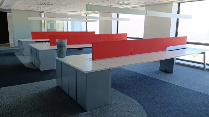 Estação de trabalho Herman Miller em ótimo estado .