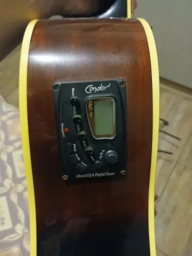 Violão Elétrico Condor de aço.