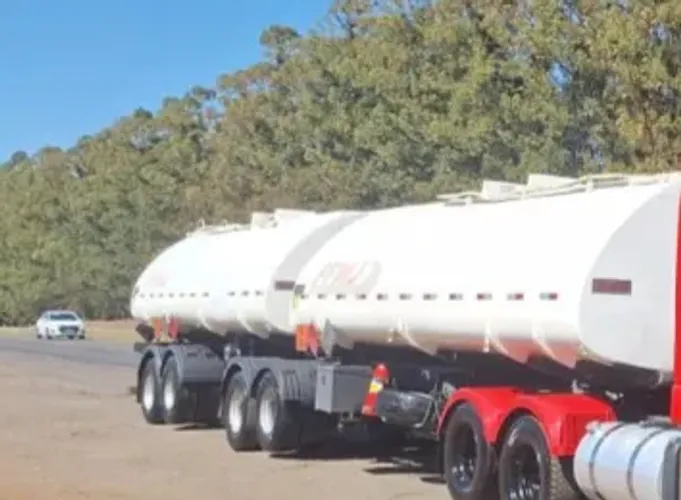 TANQUE TRANSPORTE DE COMBUSTIVEL