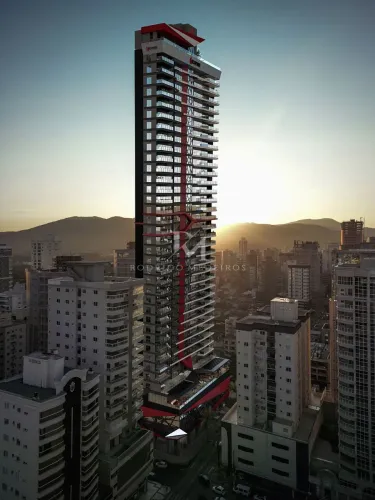 Apartamentos à venda no Yangzhou em Meia Praia, Itapema