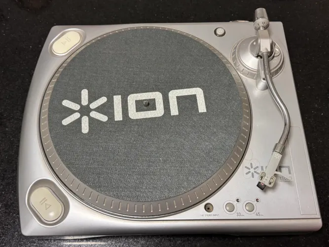 TOCA-DISCOS ION AUDIO TTUSB - PRATA | USB + RCA