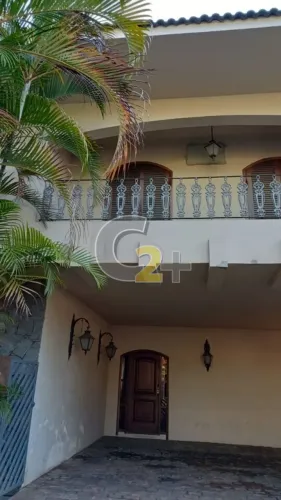 Casa para locação no Alto de Pinheiros com 5 quartos, sendo 1 suíte e 6 vagas
