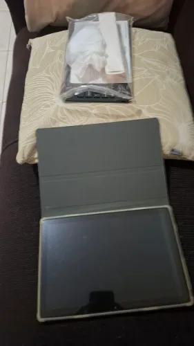 Vendo Tablet Xiaomi Novo 256gb com teclado e mouse