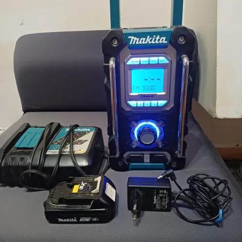 Rádio Makita 220v a bateria