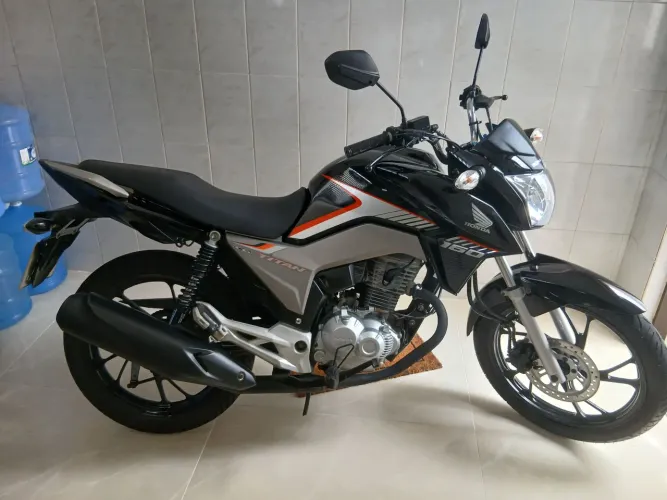 Vendo Titan 160 2018 com apenas 58 mil km rodados