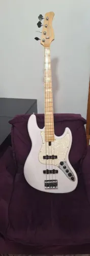 Contra baixo sire v7 Marcos Miller vintage White Blonde 