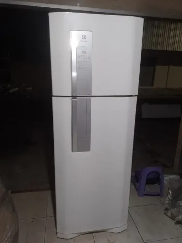 GELADEIRA ELETROLUX FROST FREE GELO SECO GELANDO  perfeitamente ligação ou whatsapp 