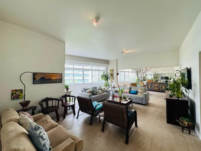 Amplo apartamento de 164m² com 4 quartos Rua Oswaldo Cruz, Flamengo