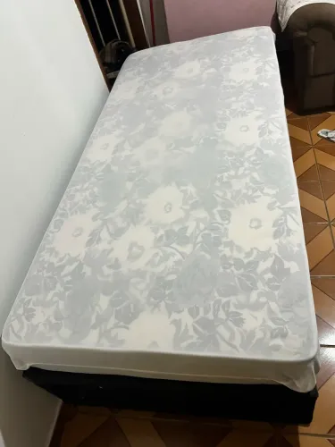 CAMA BOX SOLTEIRÃO COM COLCHÃO SEMI NOVA 