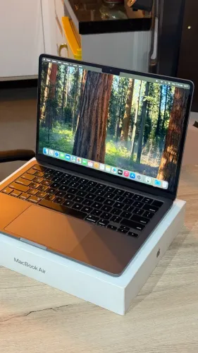 MacBook Air M2 2022 | 8GB Ram | Apple M2 | 256GB SSD - Bateria 90%! Com Garantia!