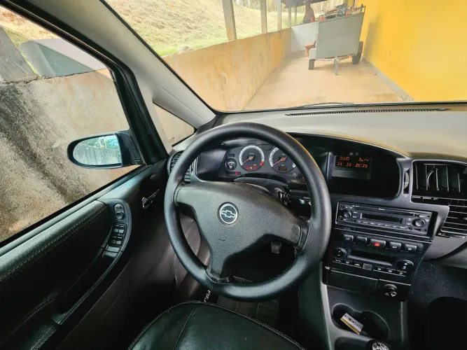 Chevrolet Zafira Comfort 2.0 MPFI Flexpower 8V 5P 2012