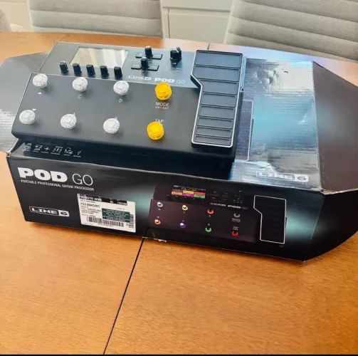 LINE 6 POD GO Pedaleira multiefeitos