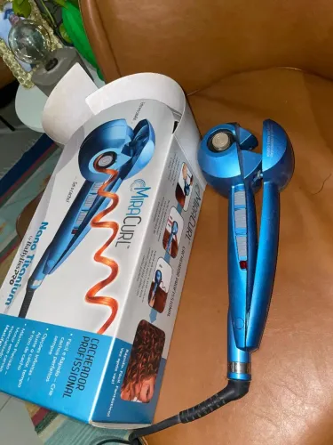 MODELADORA PROFISSIONAL DE CACHOS EM PERFEITO ESTADO