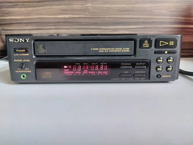 Compact disc player CDP-S37 Raro!