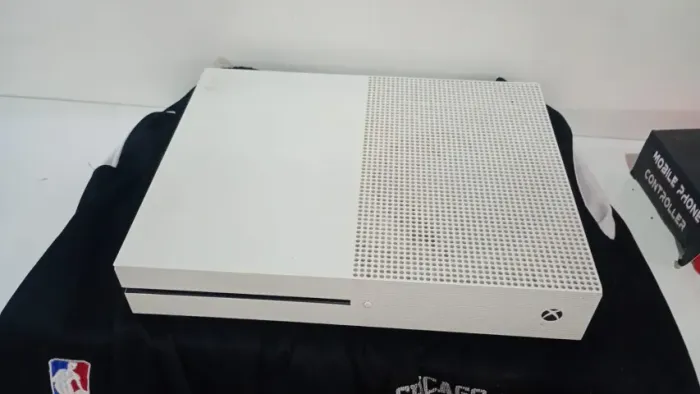 Xbox One S