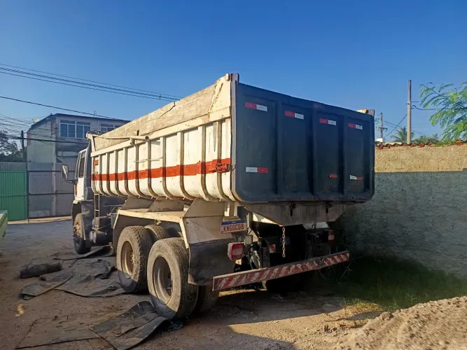 FORD CARGO 1622 MOTOR CUMMINS SÉRIE C ,PNEUS BONS, CAMINHÃO TRABALHANDO.