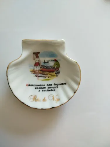 Bibelô de porcelana souvenir Galícia Espanha Vintage Ria de Vigo