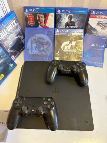 Play Station 4 com 7 Jogos