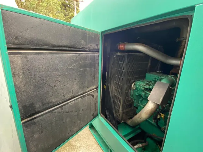 Gerador cummins 300 kva 5mil horas cabinado