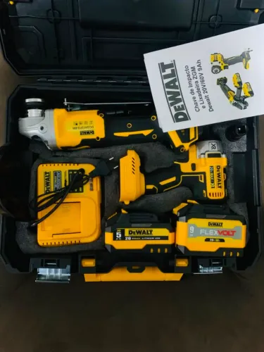 Kit dewalt parafusadeira de impacto e lixadeira