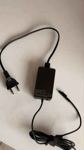Carregador Notebook compatível com Microsoft Surface Pro 5 6 7 44W 15V 2.58A USB