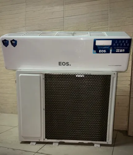 Ar-condicionado SPLIT 24000 btus (5 meses de uso) EOS