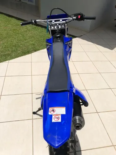 Vendo moto de trilha TTR230 yamaha azul, em perfeito estado. Pronta pra usar. *