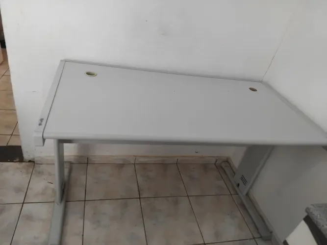 Mesinha de escritório
