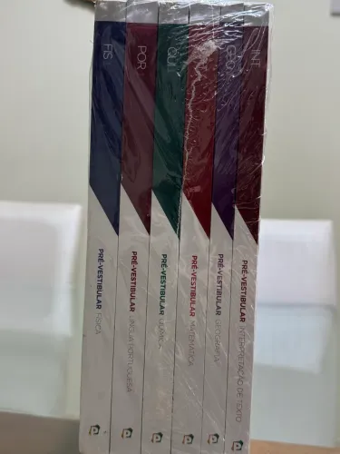 Kit pré-vestibular poliedro, 6 livros.