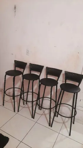 CONJUNTO DE 4 BANQUETAS