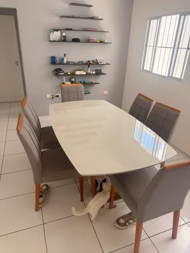 Mesa de jantar com 6 cadeiras