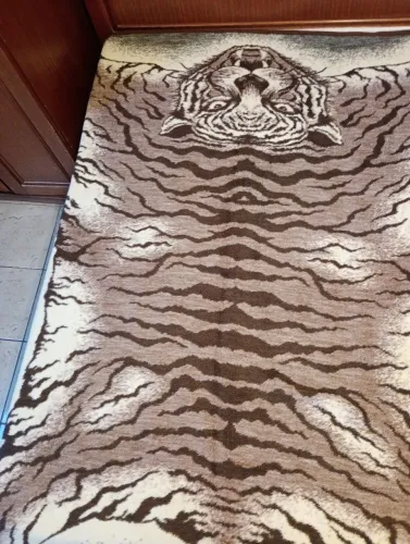 Cobertor de casal, com linda estampa.