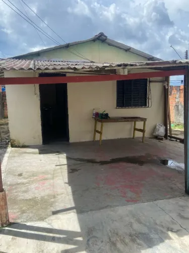 Aluga se casa NOVA CIDADE estamos reformando tipo pintando fazendo outro piso.