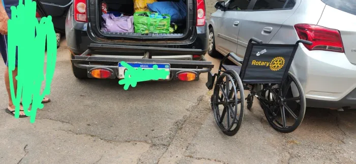 Vende-se suporte para carregar cadeira de rodas
