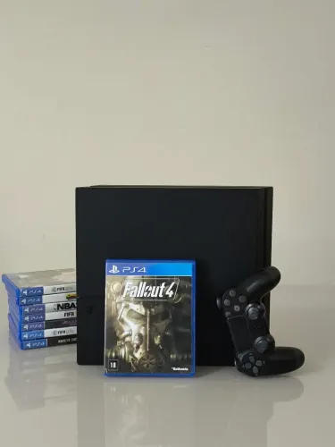 PLAYSTATION 4 PS4