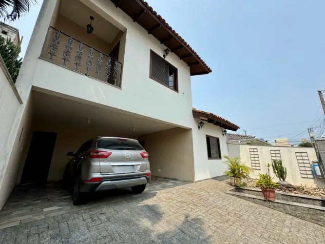 Casa com 04 dormitórios no Balneário Estreito.