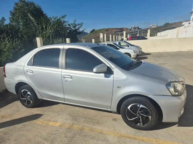 Toyota Etios X Sedan 1.5 Flex 16V 4P Mec. 2014
