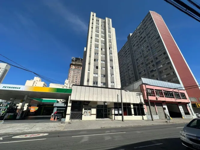 Apartamento Mobiliado com 1 vaga para Locação no Centro de Curitiba