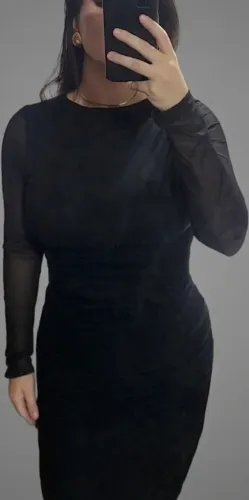 Vestido preto, longo, justo, sexy, tamanho M, com drapeados