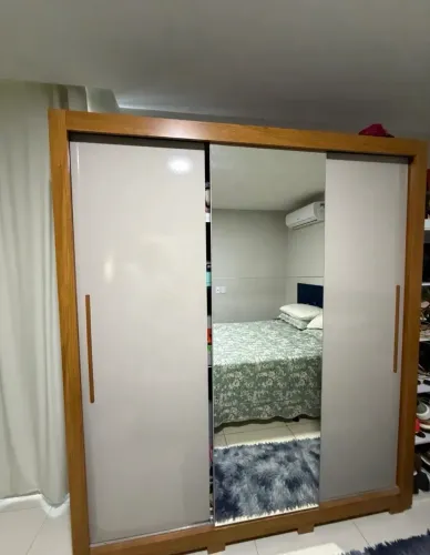 Guarda roupa casal grande