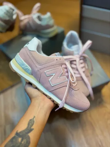 New Balance 530 em couro rosa