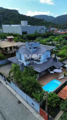 Casa financiável com 4 dormitórios à venda no Rio Tavares - Florianópolis/SC