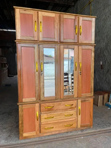 Guarda roupa de casal madeira maciça NOVO