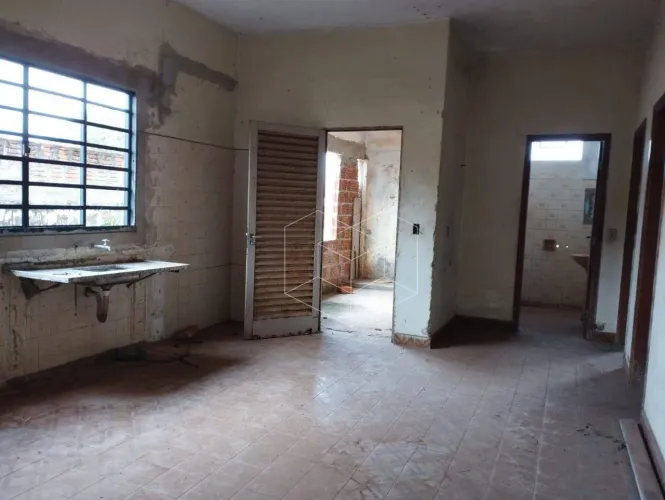 Casa com 3 dormitórios à venda, 215 m² por R$ 170.000,00 - Centro - Dois Córregos/SP
