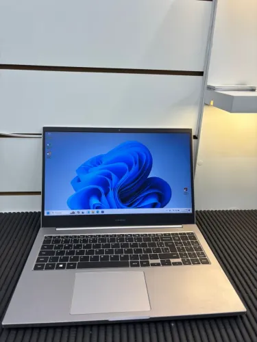 Notebook - Samsung i5 10° Geração- 8 GB RAM - 128 SSD