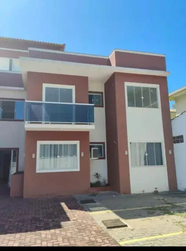 Duplex para aluguel tem 65 metros quadrados com 2 quartos em Jardim Mariléa - Rio das Ostr